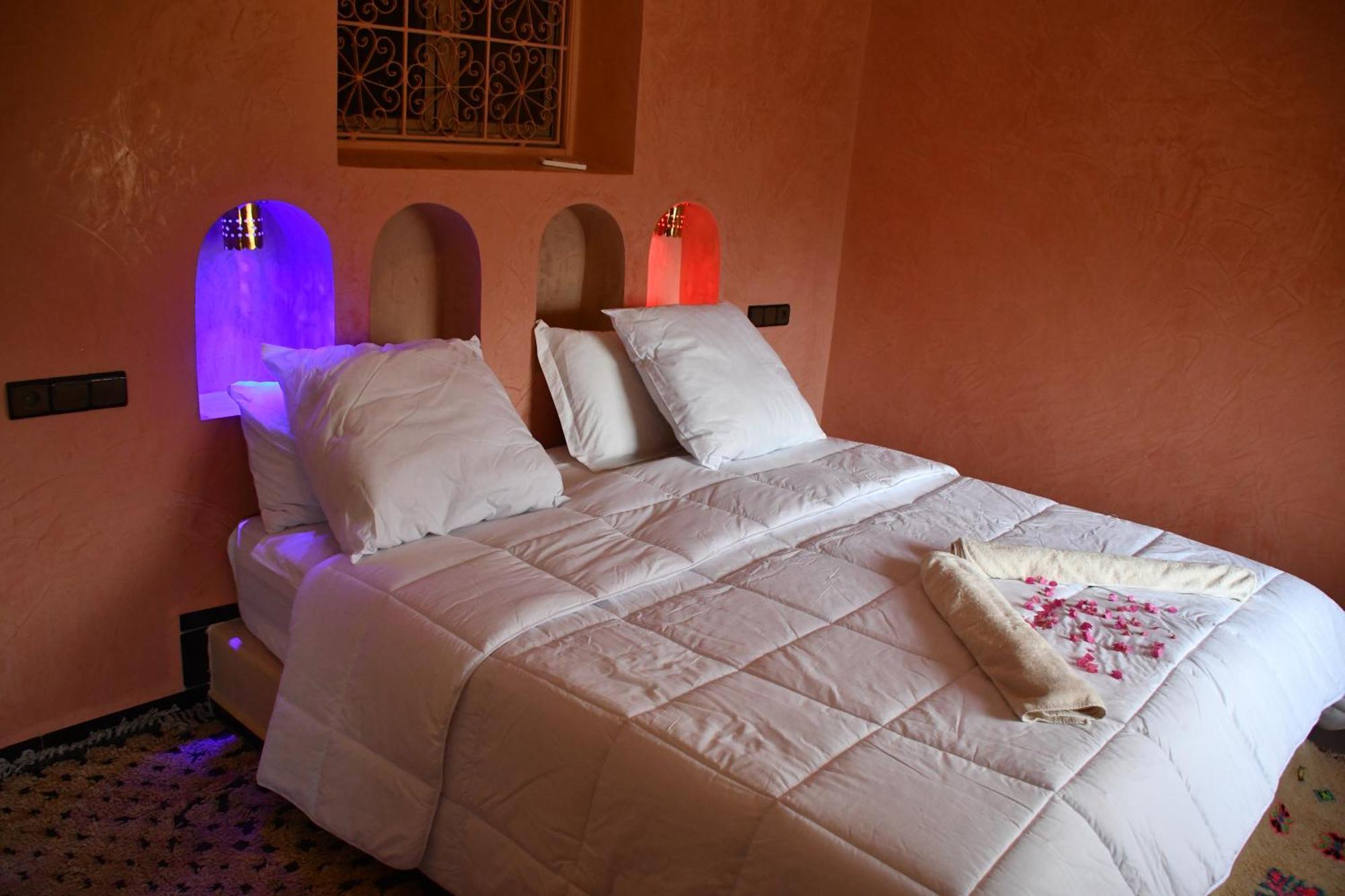 Gite D'Etape Tamaloute Bed & Breakfast Bou Drarar Dış mekan fotoğraf