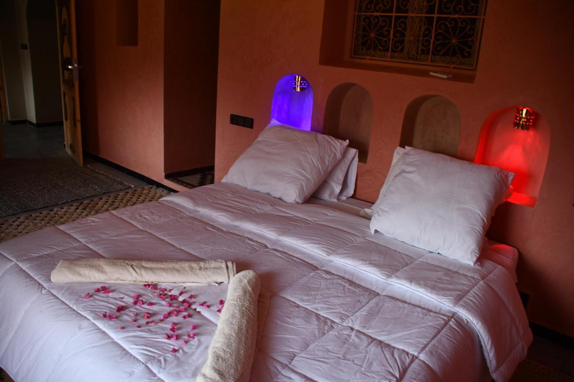 Gite D'Etape Tamaloute Bed & Breakfast Bou Drarar Dış mekan fotoğraf