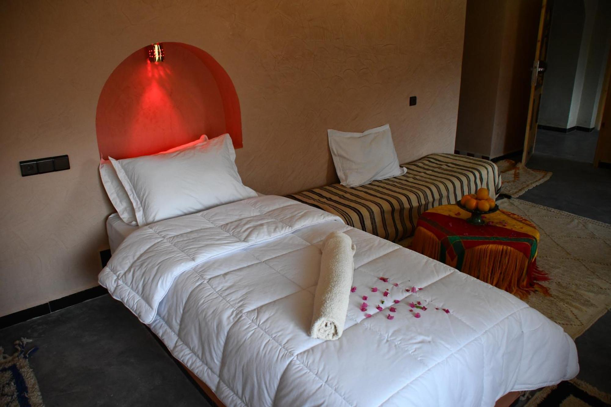 Gite D'Etape Tamaloute Bed & Breakfast Bou Drarar Dış mekan fotoğraf