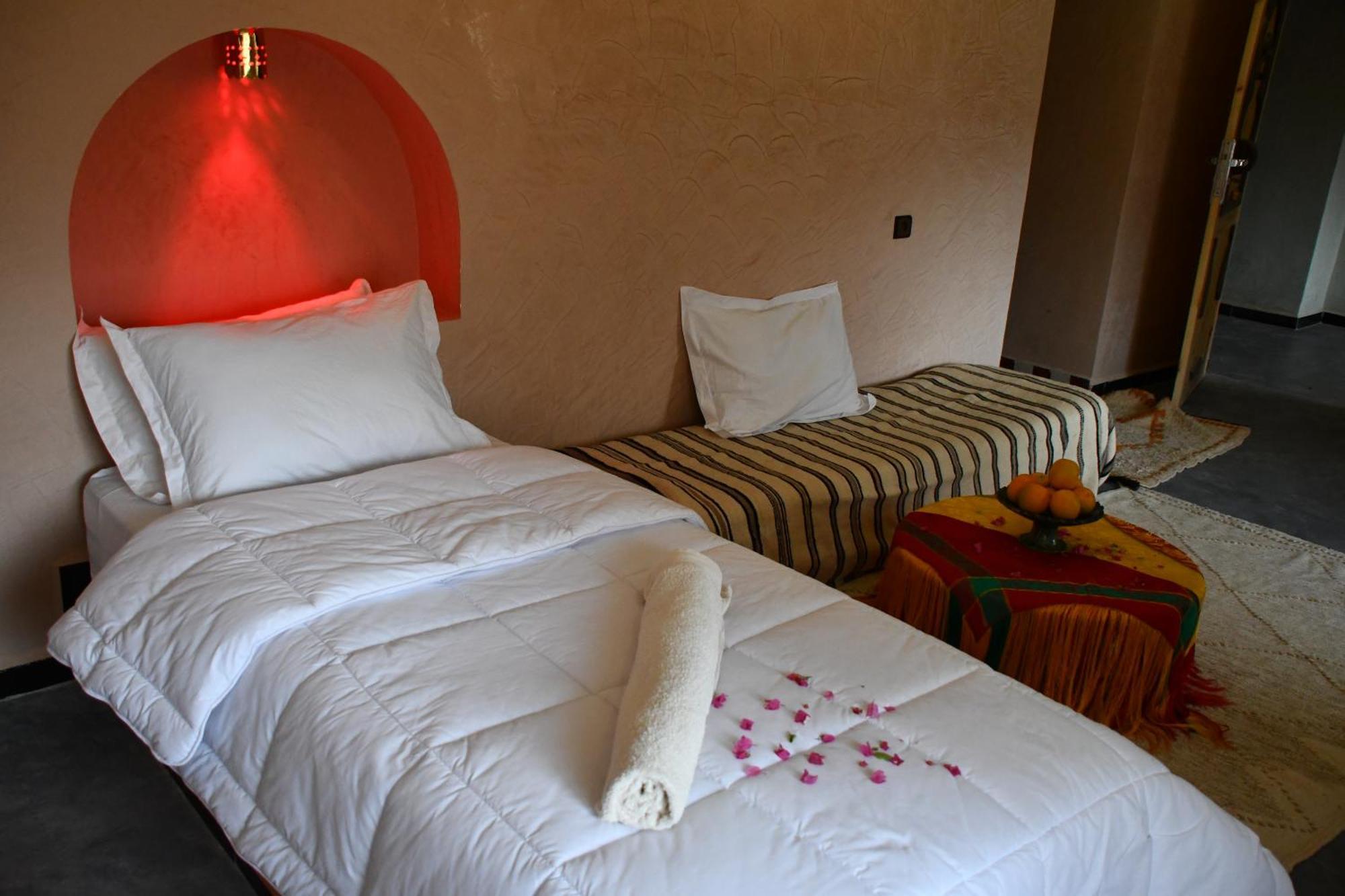 Gite D'Etape Tamaloute Bed & Breakfast Bou Drarar Dış mekan fotoğraf